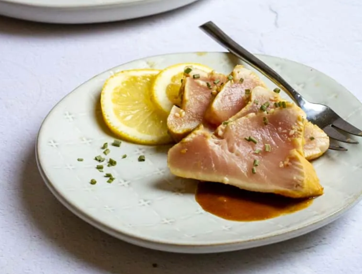 Albacore tuna with lemon and soy sauce